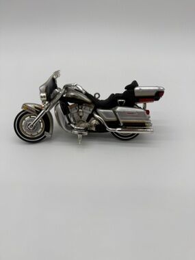 Hallmark 2003 Harley-Davidson Ornament Ultra Classic Electra Glide Keepsake